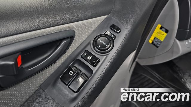 Hyundai Starex 2017 — photo 12