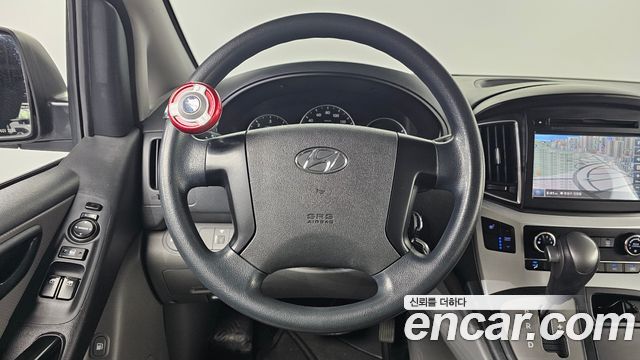 Hyundai Starex 2017 — photo 14