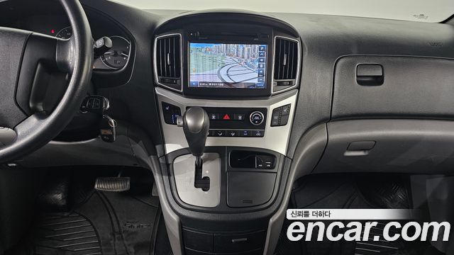 Hyundai Starex 2017 — photo 15