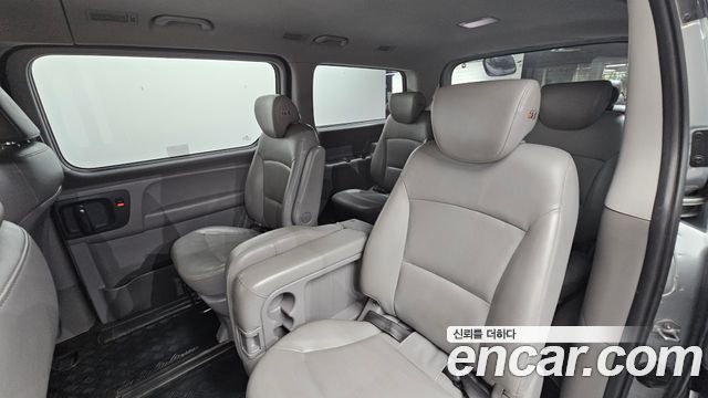 Hyundai Starex 2017 — photo 19