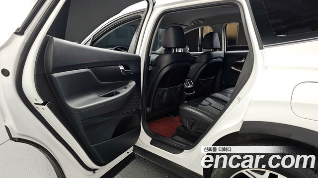 Hyundai Santafe 2019 — photo 18