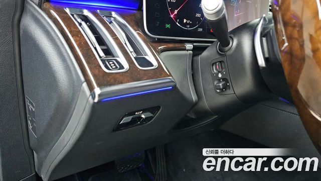 Mercedes-Benz S-Class 2021 — photo 26