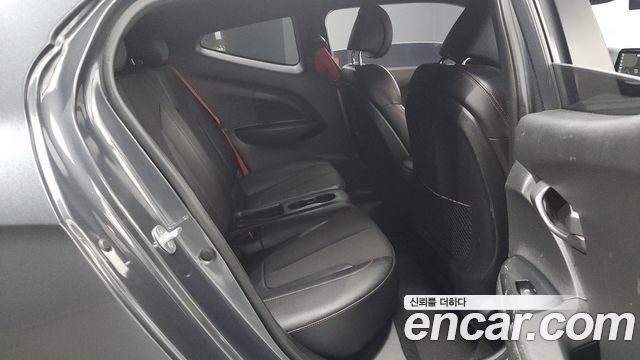 Hyundai Veloster 2018 — photo 11