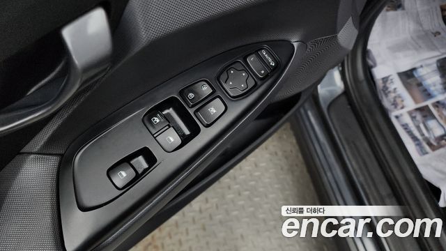 Hyundai Veloster 2018 — photo 12