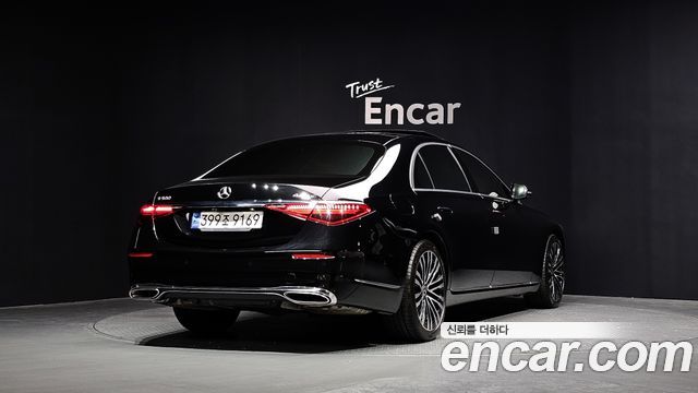 Mercedes-Benz S-Class 2023 — photo 2