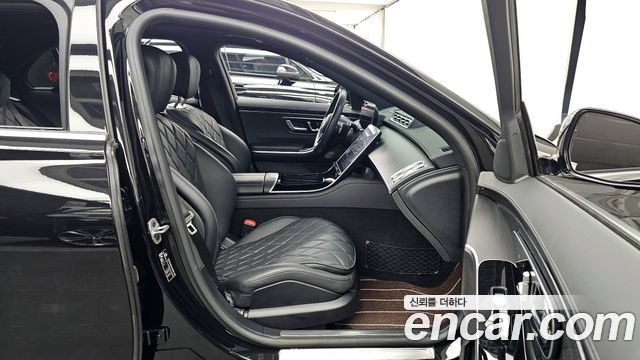 Mercedes-Benz S-Class 2023 — photo 11
