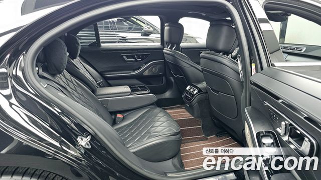 Mercedes-Benz S-Class 2023 — photo 12