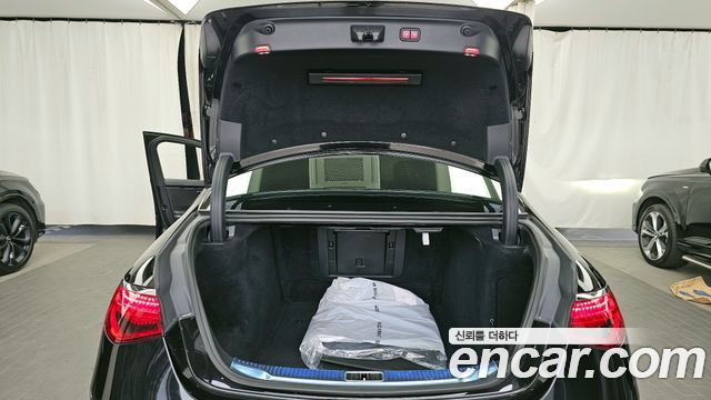 Mercedes-Benz S-Class 2023 — photo 20