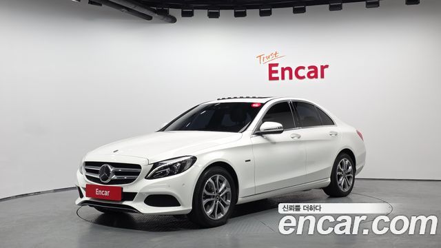 Mercedes-Benz C-Class 2018 — photo 1