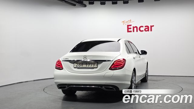 Mercedes-Benz C-Class 2018 — photo 4