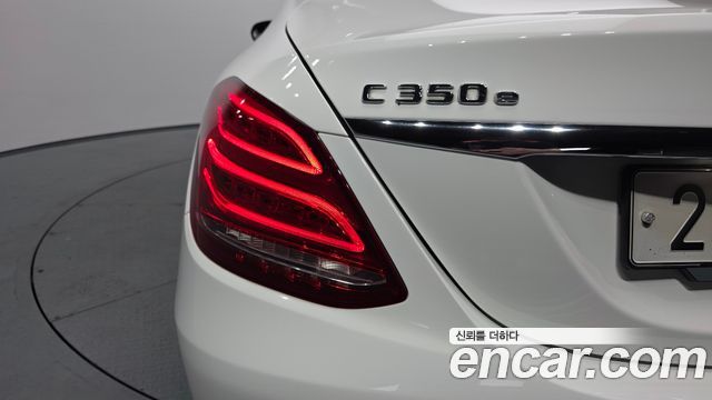 Mercedes-Benz C-Class 2018 — photo 9
