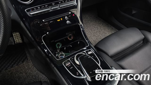 Mercedes-Benz C-Class 2018 — photo 29