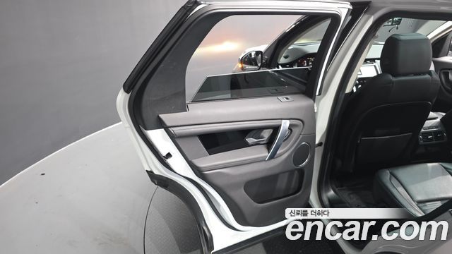 Land Rover Discovery Sport 2020 — photo 15