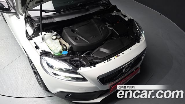 Volvo V40 2019 — photo 6