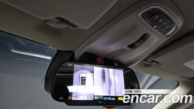 Volvo V40 2019 — photo 21
