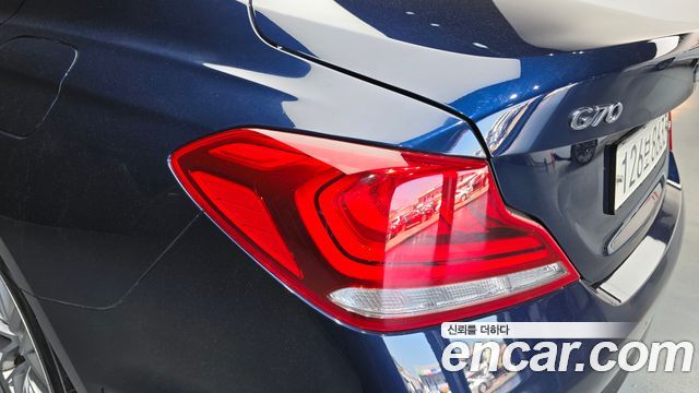 Genesis G70 2019 — photo 9