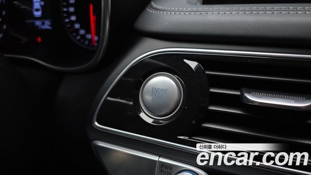 Genesis G70 2019 — photo 30