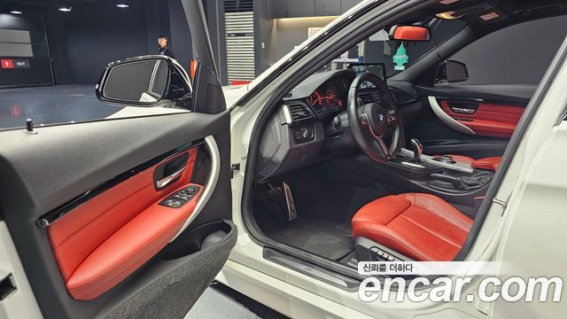 BMW 3-Series 2016 — photo 10