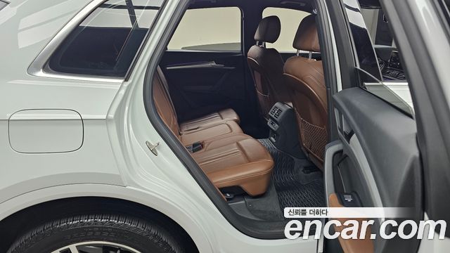 Audi Q5 2020 — photo 17