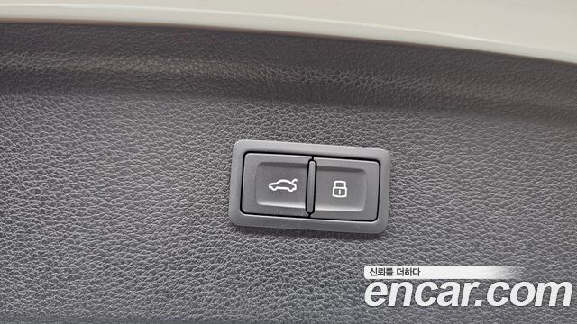 Audi Q5 2020 — photo 23