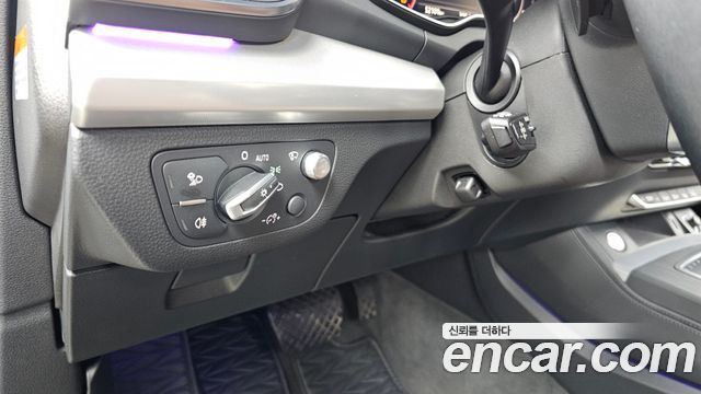Audi Q5 2020 — photo 25