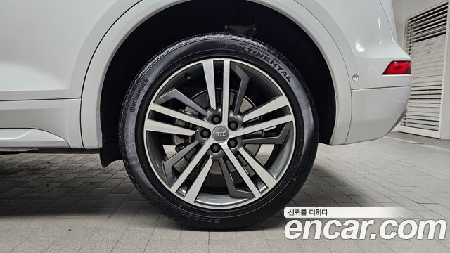 Audi Q5 2020 — photo 7