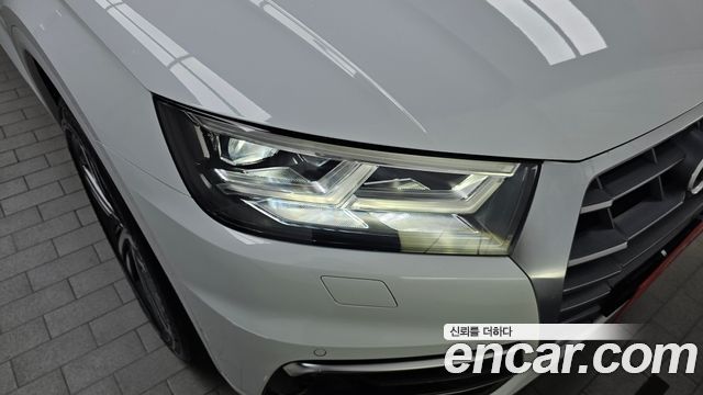 Audi Q5 2020 — photo 8
