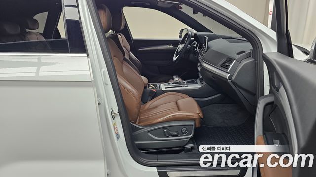 Audi Q5 2020 — photo 16