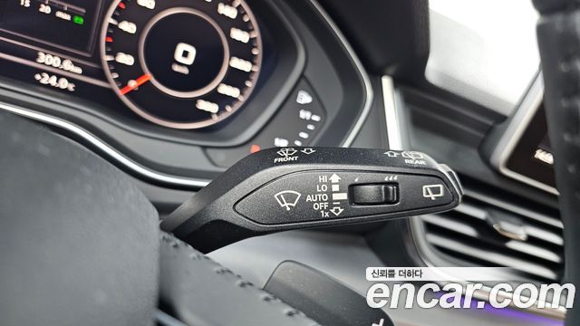 Audi Q5 2020 — photo 27