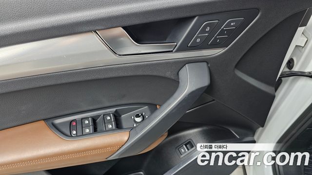 Audi Q5 2020 — photo 28