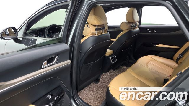 Kia K5 2022 — photo 11