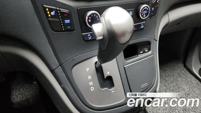 Hyundai Starex 2019 — photo 12