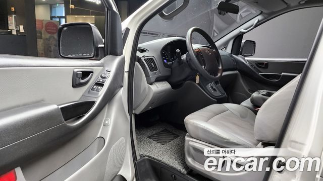 Hyundai Starex 2019 — photo 13