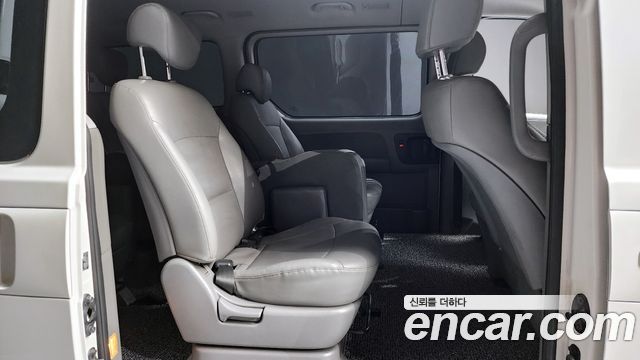 Hyundai Starex 2019 — photo 17