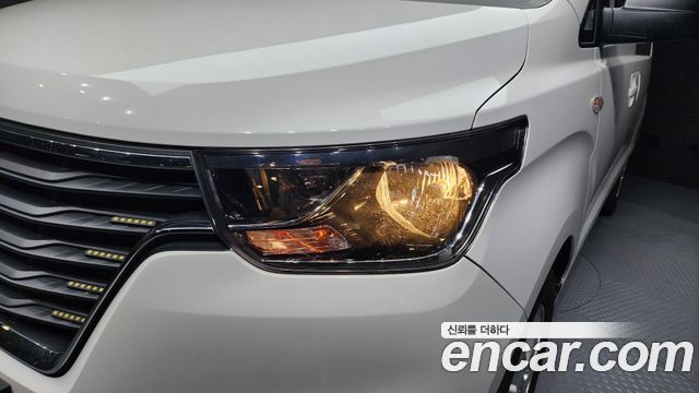 Hyundai Starex 2019 — photo 8