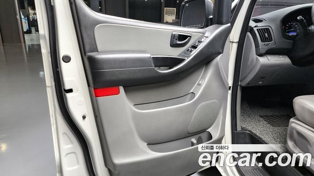 Hyundai Starex 2019 — photo 14