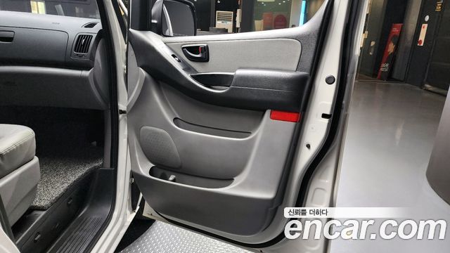 Hyundai Starex 2019 — photo 15