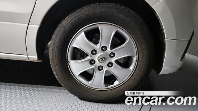 Hyundai Starex 2019 — photo 31