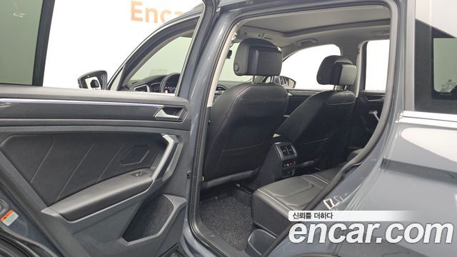 Volkswagen Tiguan 2024 — photo 11