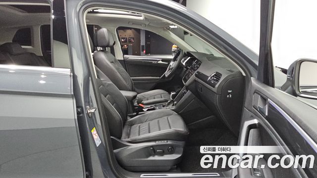 Volkswagen Tiguan 2024 — photo 12