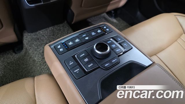 Hyundai Genesis 2016 — photo 17
