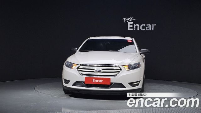 Ford Taurus 2017 — photo 3