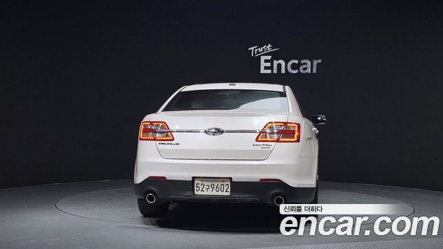 Ford Taurus 2017 — photo 4