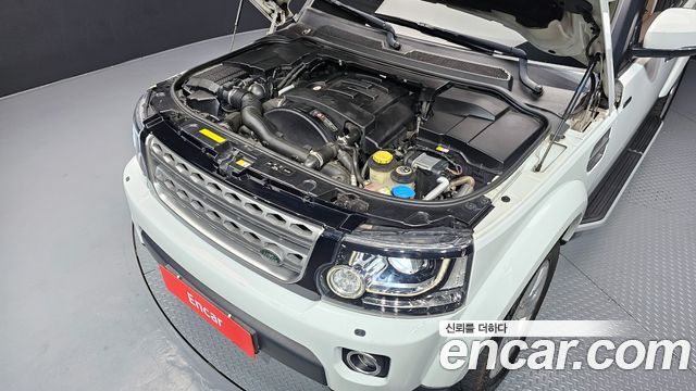 Land Rover Discovery 2016 — photo 6