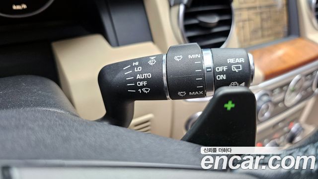 Land Rover Discovery 2016 — photo 17