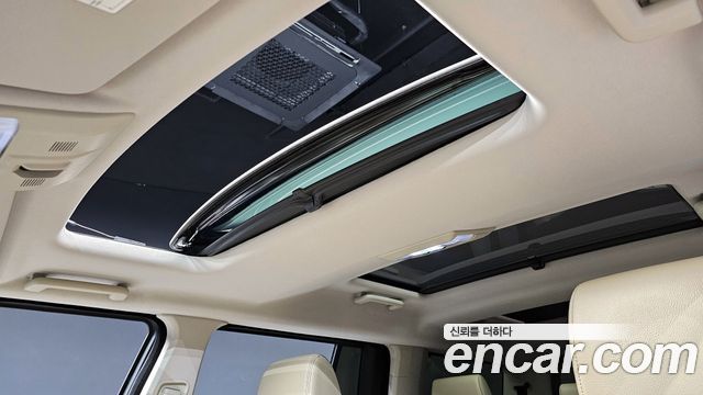 Land Rover Discovery 2016 — photo 19