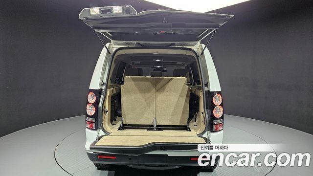 Land Rover Discovery 2016 — photo 20