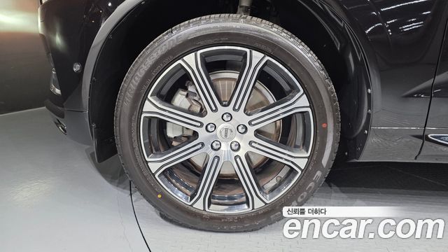 Volvo XC60 2018 — photo 5