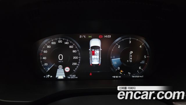 Volvo XC60 2018 — photo 11