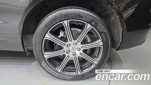 Volvo XC60 2018 — photo 7